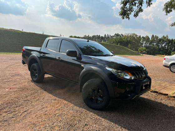 MITSUBISHI L200 TRITON 2.4 16V TURBO DIESEL OUTDOOR GLS CD 4X4 AUTOMÁTICO